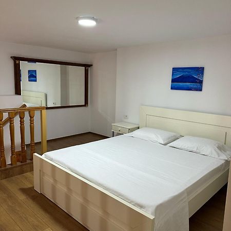 Holiday Apartment Bido Sarandë Esterno foto