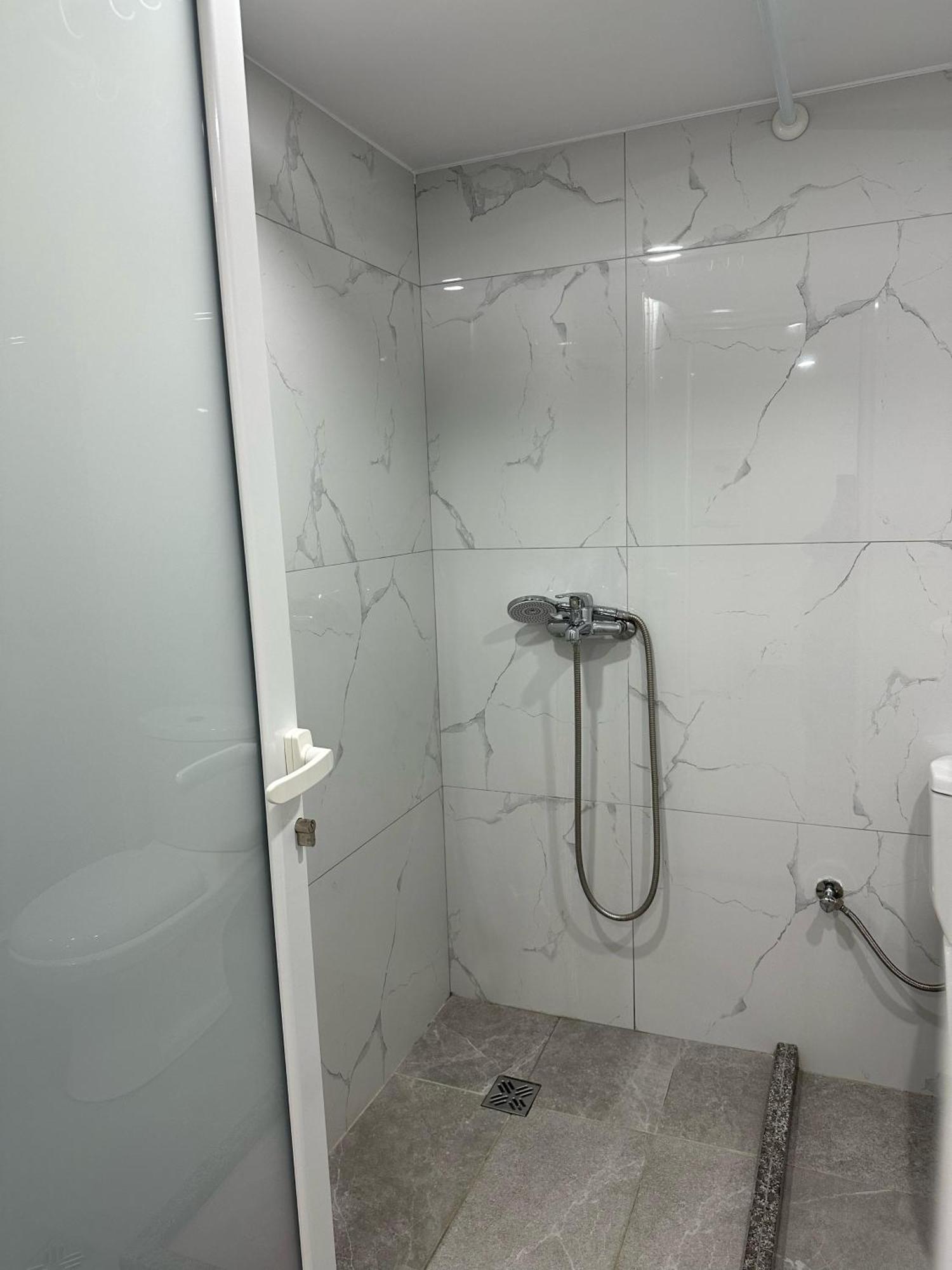 Holiday Apartment Bido Sarandë Esterno foto
